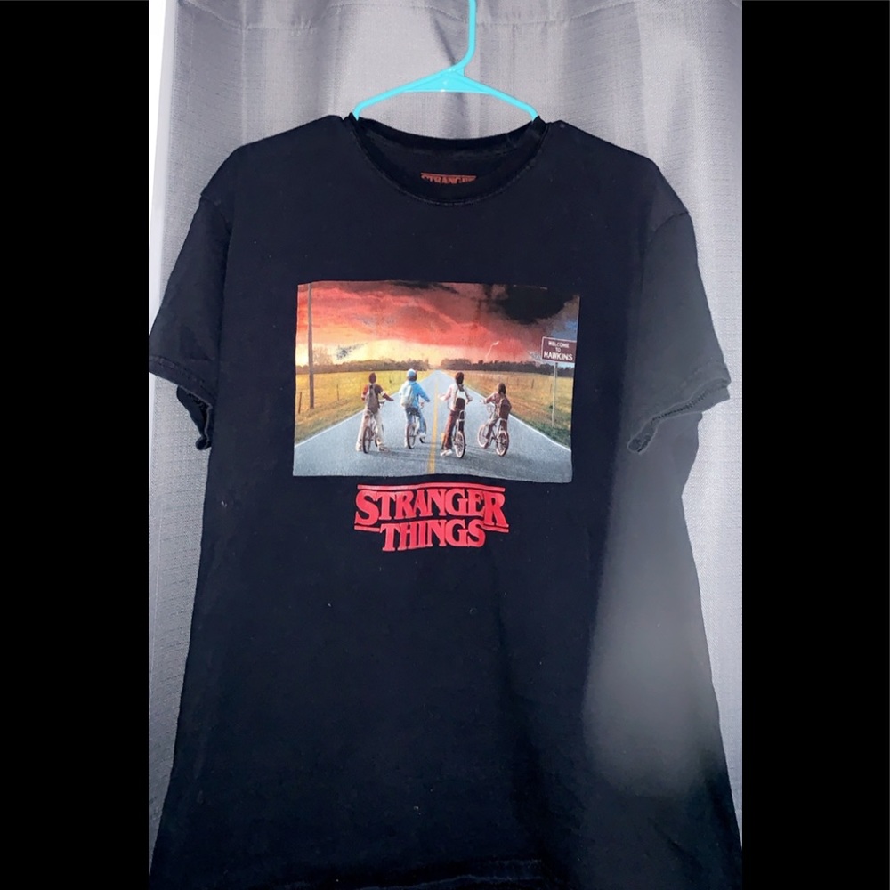 Stranger Things logo Tee